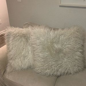 Decorative cream fluffy pillows 20x20